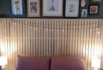 Klein Genot allows 18 year olds to book a room