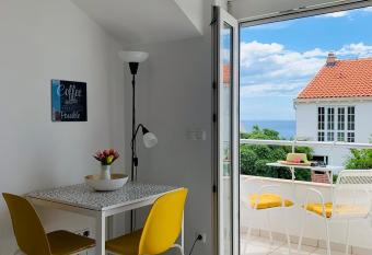 Studio apartment MAR allows 18 year olds to book a room