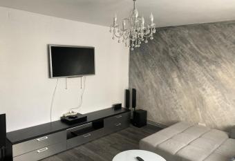 Cosmin Home Cantacuzino 2 allows 18 year olds to book a room