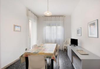 B11 Riviera - Spazioso trilocale has Balcony rooms