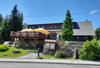 Chata Resort Na Horsk   allows 18 year olds to book a room