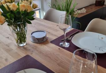 Gro  e Pause - Moderne Ferienwohnung nahe Steinhude allows 18 year olds to book a room