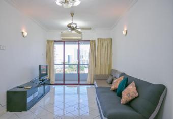 Marina Bay Condominium has Balcony rooms