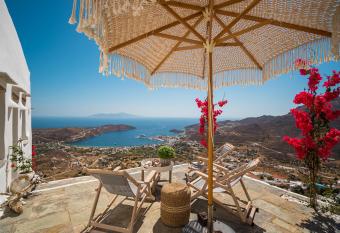 Fos of Serifos allows 18 year olds to book a room