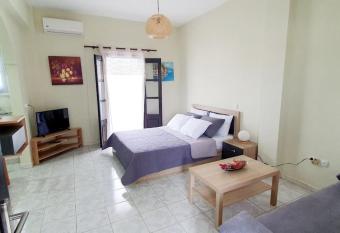 Cosy Messaria has Balcony rooms