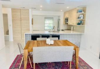 Stunning Lake View has Balcony rooms