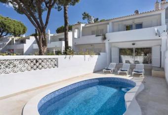 Alisha s has Balcony rooms