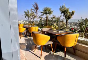 Reggenza Hotel Downtown Ramallah has Balcony rooms