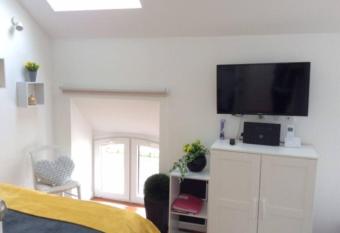 Romance Ria - cora    o de Aveiro allows 18 year olds to book a room