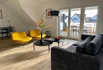 Lio Suite Design Apartment Balkon Terrasse Parken f  r 4 Personen allows 18 year olds to book a room
