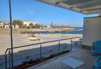 Casa fronte mare Baia Cornino has Balcony rooms