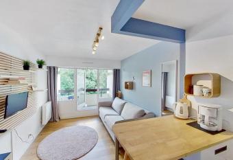 Studio moderne de 18m2 aux carroz d ar  ches allows 18 year olds to book a room