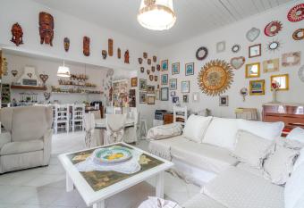 La casa delle Lanterne has Balcony rooms