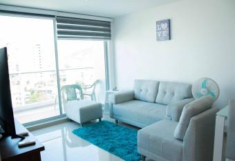 Apartamento Vista directa al Mar allows 18 year olds to book a room