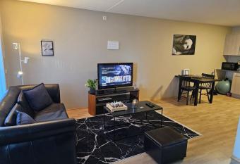 Short/long term stay apartment with free parking indoors has Balcony rooms