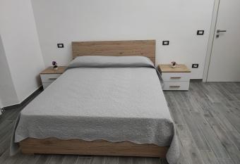 Appartamento in villa allows 18 year olds to book a room