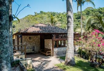 Casa Acalanto has Smoking/Balcony rooms