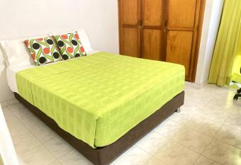 Casa de 3 dormitorios- AC- Piscina - Ubicaci  n Ideal- Valledupar has Balcony rooms