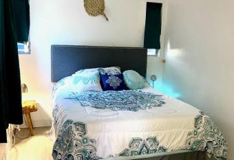 Aloha Vibes Studio allows 18 year olds to book a room