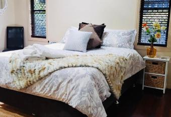 Hallorans Hill B&B has Balcony rooms