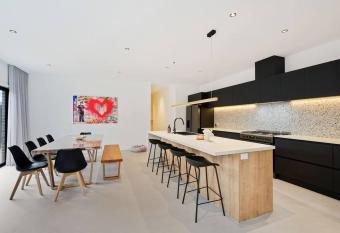 Perfect place to stay in Rosebud has Balcony rooms