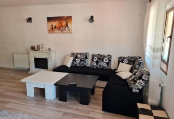 Cosmin Bu  teni Apartament has Balcony rooms