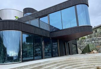 Odd-Sven Kristoffersen has Balcony rooms