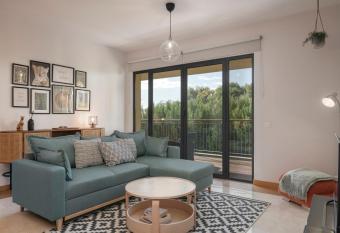 Comboio I comfort in the centre of Funchal allows 18 year olds to book a room