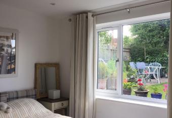 The Guest Suite, Buttsfield Lane. allows 18 year olds to book a room