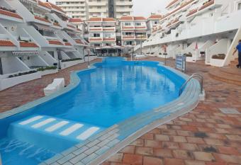 Las Floritas has Balcony rooms