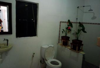 Home stay GEDE has Smoking/Balcony rooms