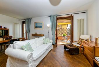 Apartment in the center of Sal   has Balcony rooms