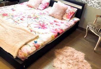 One bedroom appartement with furnished garden and wifi at Gesves has Balcony rooms