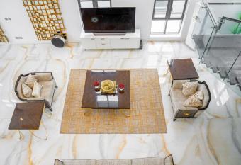 Magnificent 2 Bedroom Penthouse allows 18 year olds to book a room