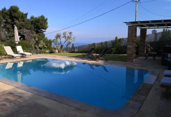 ANGIO VILLAS LUXURIOUS has Balcony rooms