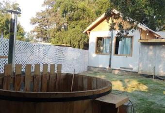 Caba  a de campo en Pirque allows 18 year olds to book a room