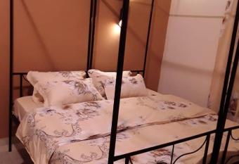 H  TEL ETOILE DU SUD allows 18 year olds to book a room