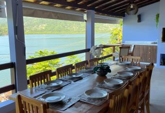 Casa Belvedere - Ilha do Ara  jo com traslado incluso has Smoking rooms