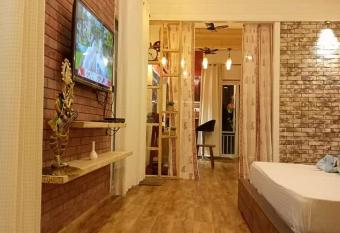 Suite Woods - Single Room Family Homestay in Dehradun allows 18 year olds to book a room