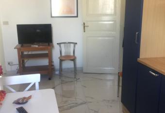 Vento di Passioni allows 18 year olds to book a room