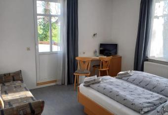 Landgasthof zum SEEHOF allows 18 year olds to book a room