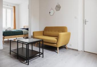 Cambresis allows 18 year olds to book a room