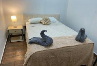 Apart completo/ubicado Bulevar Moraz  n. has Balcony rooms