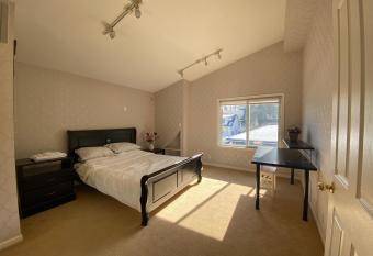 Cozy Dunbar 3 Beds Home w/ Views has Balcony rooms