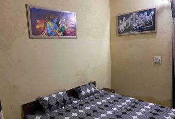 OYO HOME 80923 Utsav Pg Guest House allows 18 year olds to book a room
