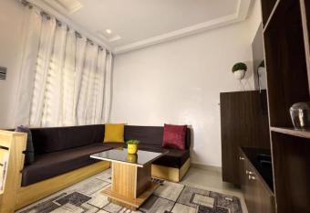 Superbe Appartement Cotonou allows 18 year olds to book a room