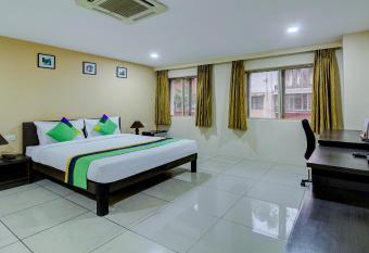 Treebo Trend La Paradise, Pune allows 18 year olds to book a room