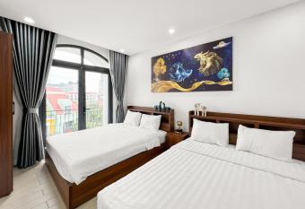 Eraa Homestay allows 18 year olds to book a room