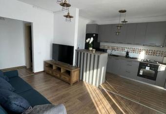 Brancoveanu Apartament has rooms with a private hot tub