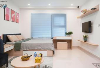 Vinhomes Smartcity-C  n h    dich v    -Zhomestay has Balcony rooms